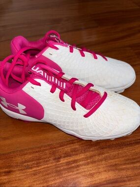 Under Armour Kids White and Hot Pink Athletic Sneakers cleats size 4Y